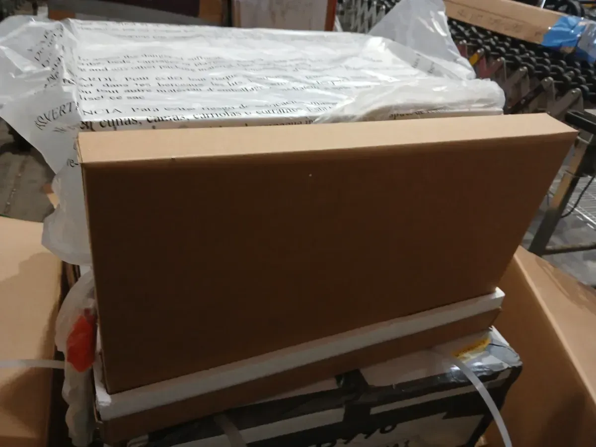 12,000 BTU 230-Volt Through-the-Wall Air Conditioner Cools 550 sq. Ft. with remote in White - image 5