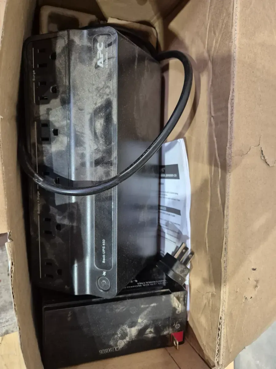 650VA 8-Outlet UPS Battery Backup with USB - image 2