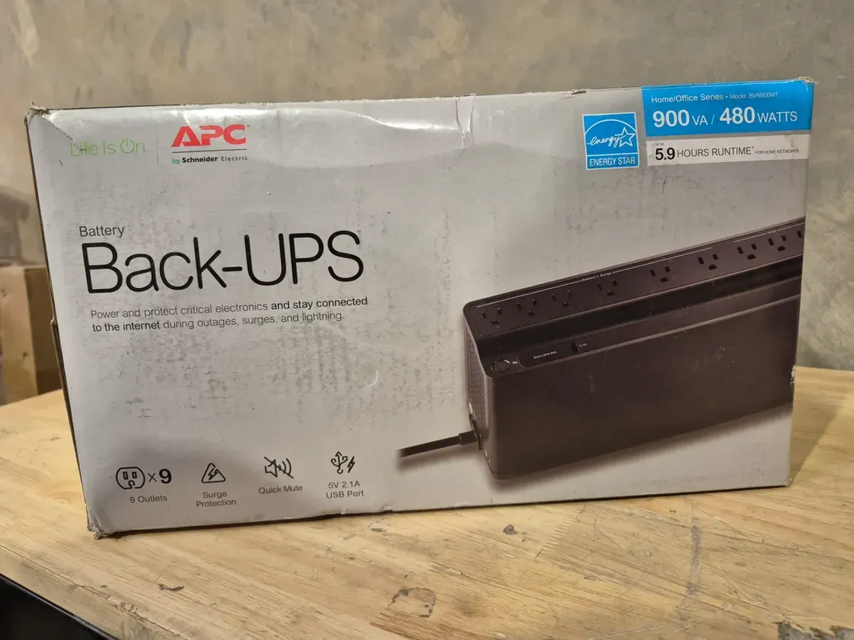 650VA 8-Outlet UPS Battery Backup with USB - image 3