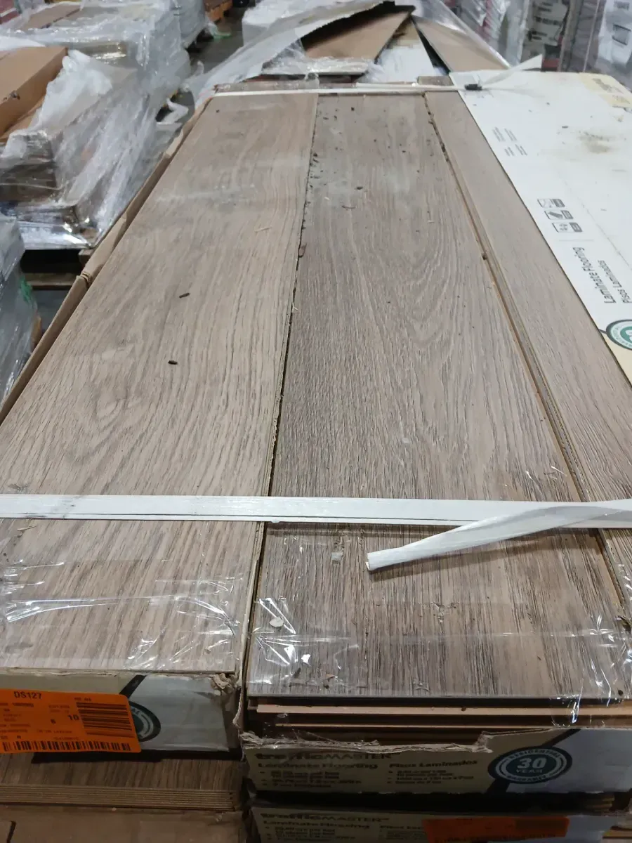 ***Cases of 24*** (643.2 SQ/FT) Sweetwater Oak 7 mm x 7.6 in. W Laminate Wood Flooring (26.8 sq. ft. /Case) - image 4