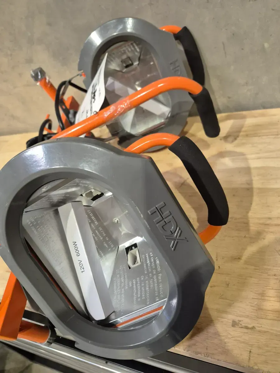 1200 watt tripod work light (10,000-Lumen Twin-Head LED Work Light) - image 3