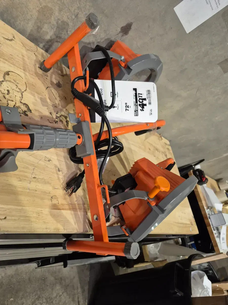 1200 watt tripod work light (10,000-Lumen Twin-Head LED Work Light) - image 4