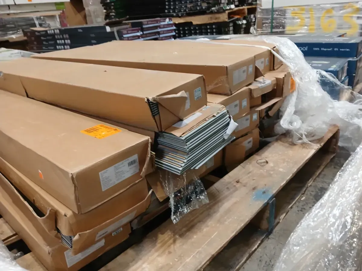 ***Cases of 21*** (502.95 SQ/FT) Apple Valley 6 MIL x 6 in. x 36 in. Golden Brown Click Lock Waterproof Luxury Vinyl Plank Flooring (23.95 sq. ft./Case) - image 3