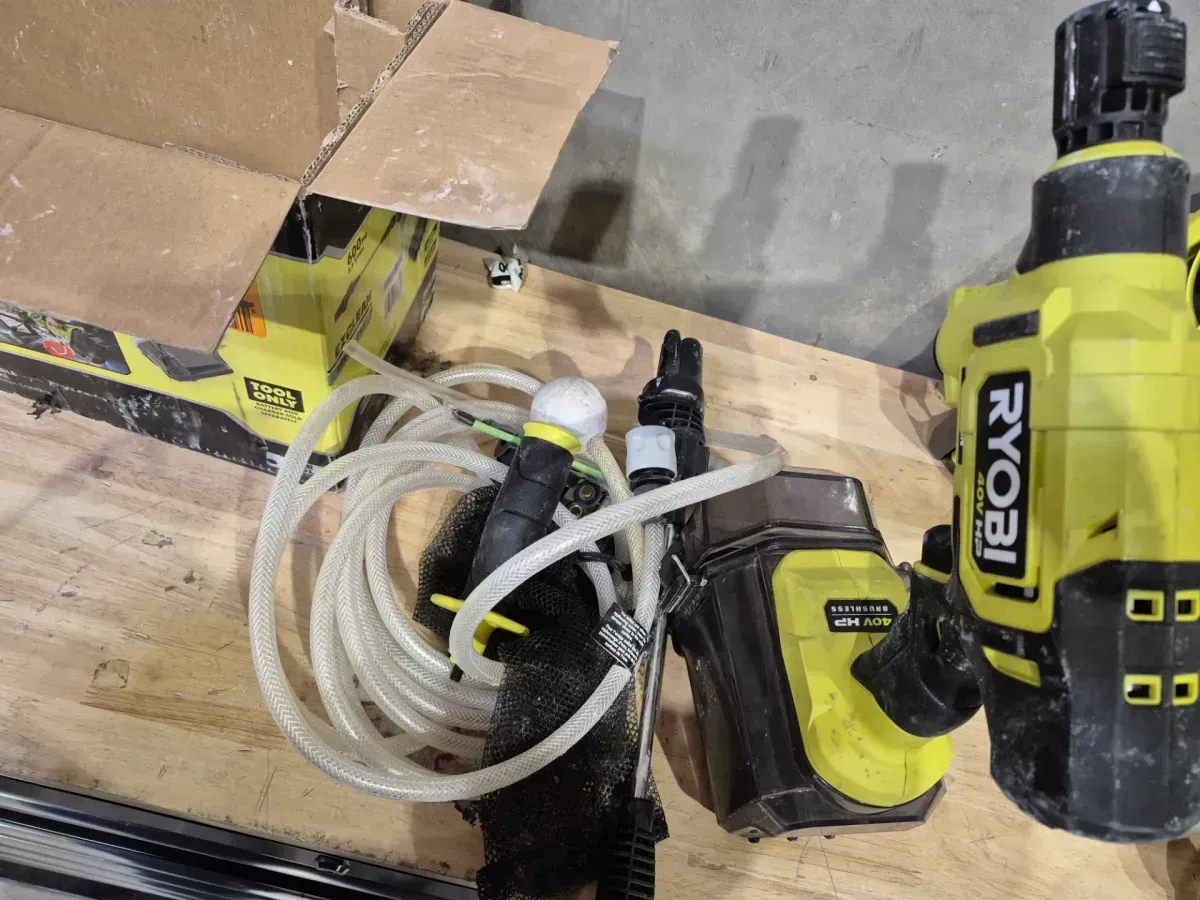 40V HP Brushless EZClean 600 PSI 0.7 GPM Cold Water Electric Power Cleaner (Tool-Only) - image 4