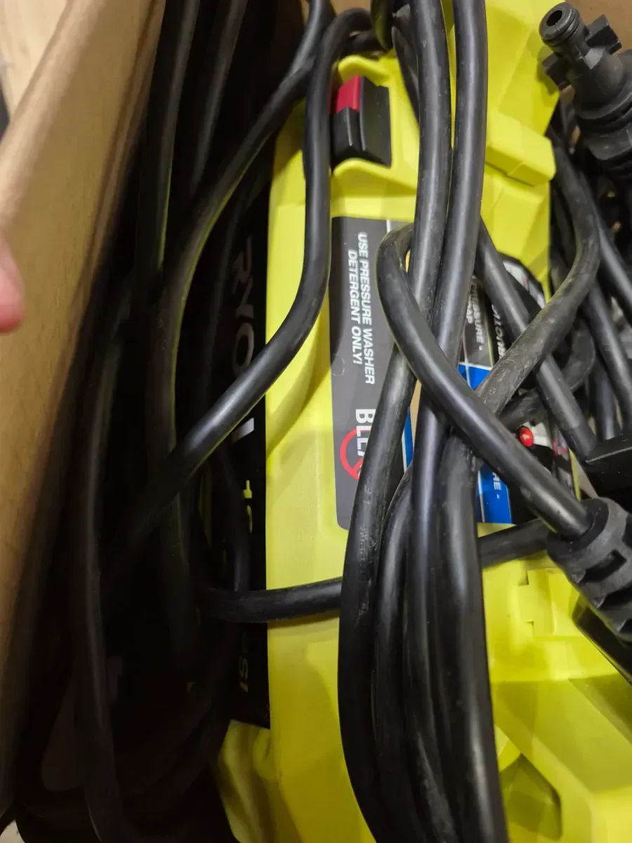 1800 PSI 1.2 GPM Cold Water Corded Electric Pressure Washer - image 4