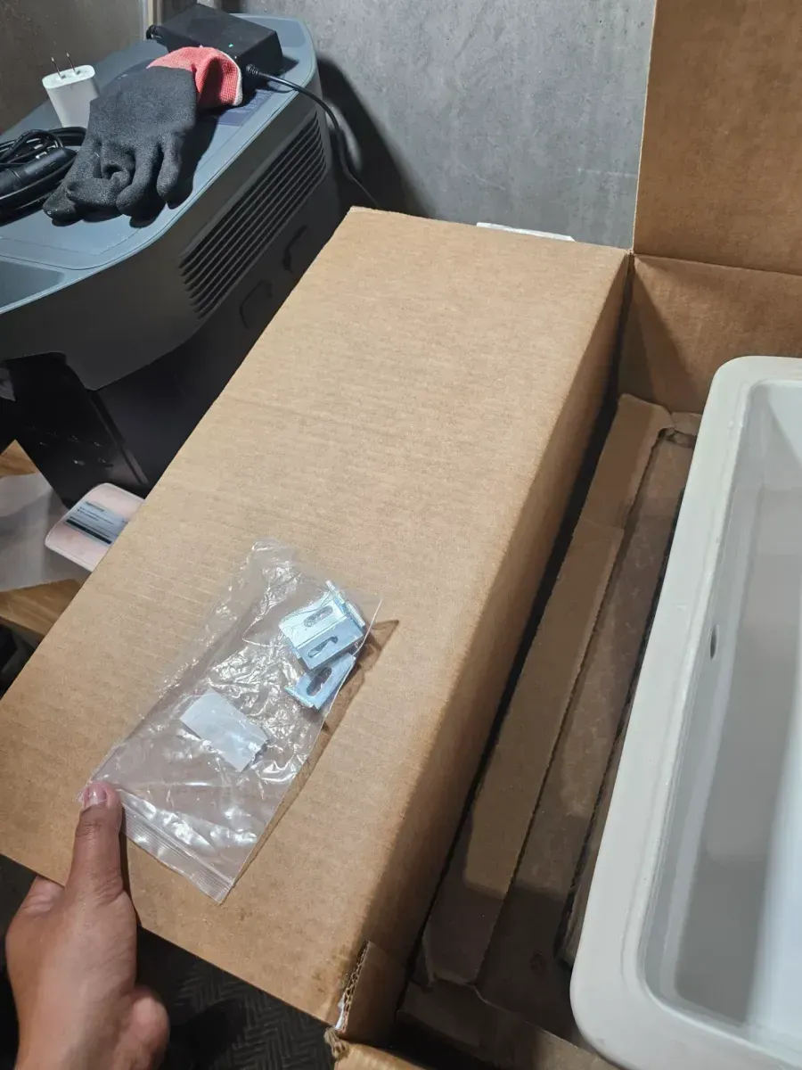 Verticyl 19.8 in. x 15.63 in. Undermount Bathroom Sink in White Vitreous China - image 3