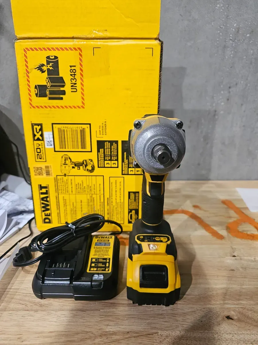 20V MAX Lithium-Ion Cordless 1/2 in. Impact Wrench Kit - image 2