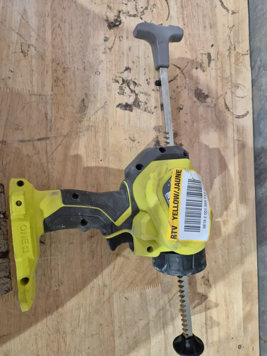 ONE+ 18V Cordless 10 oz. Caulk & Adhesive Gun (Tool Only) - image 2