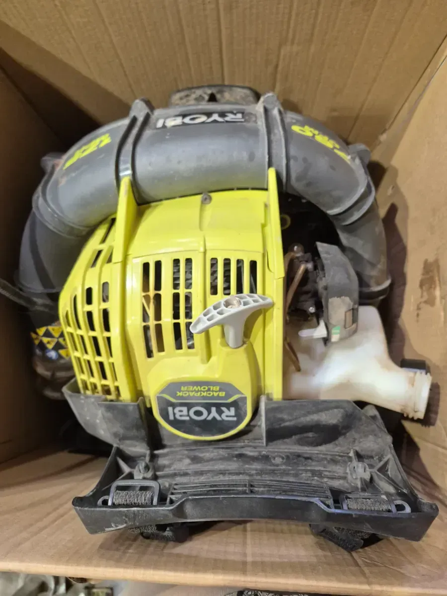 175 MPH 760 CFM 38cc Gas Backpack Leaf Blower - image 3