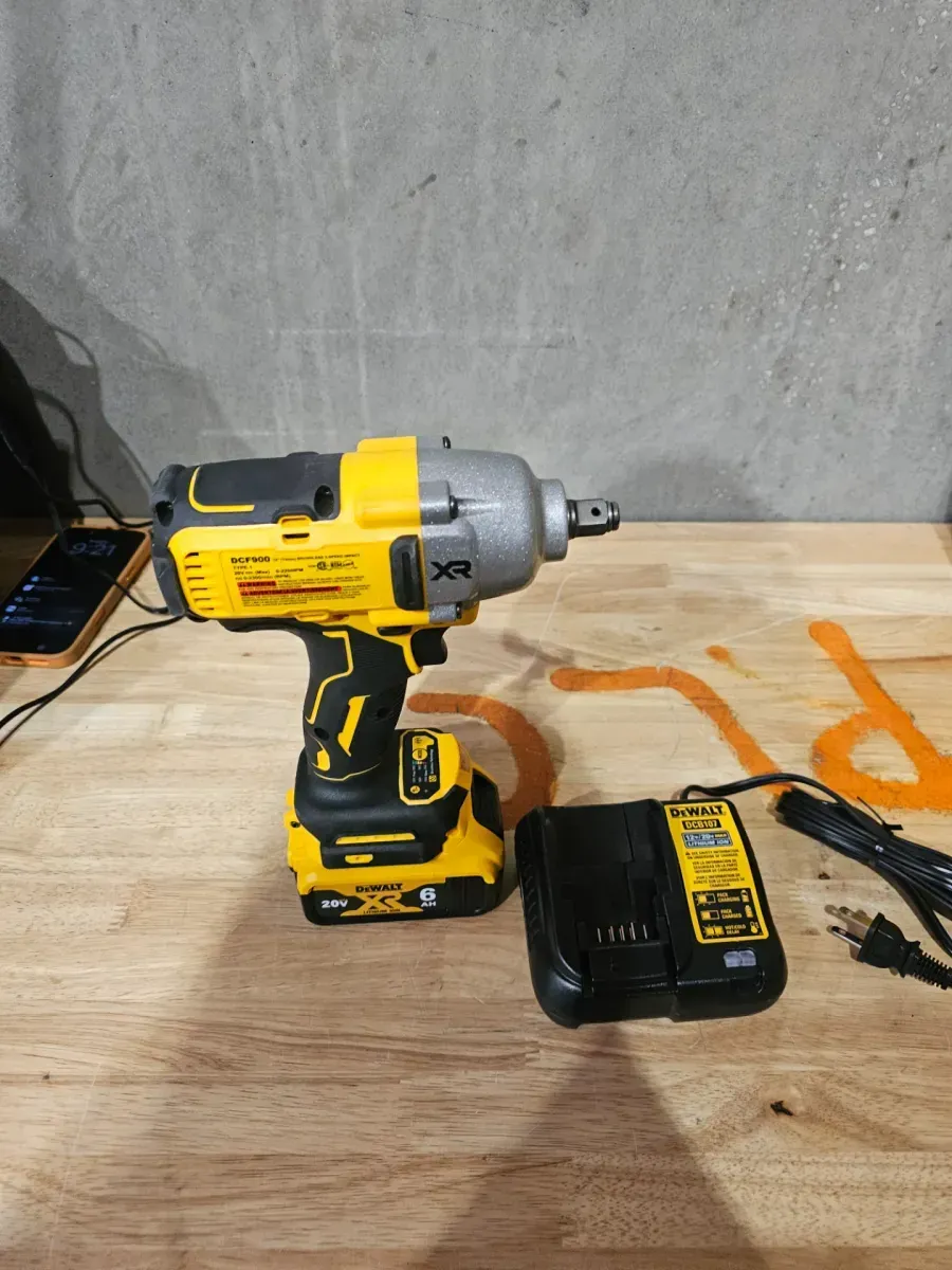 20V MAX Lithium-Ion Cordless 1/2 in. Impact Wrench Kit - image 3