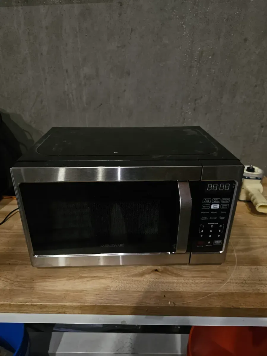 Classic 0.7 cu. Ft. Countertop Microwave in Brushed Stainless Steel - image 2