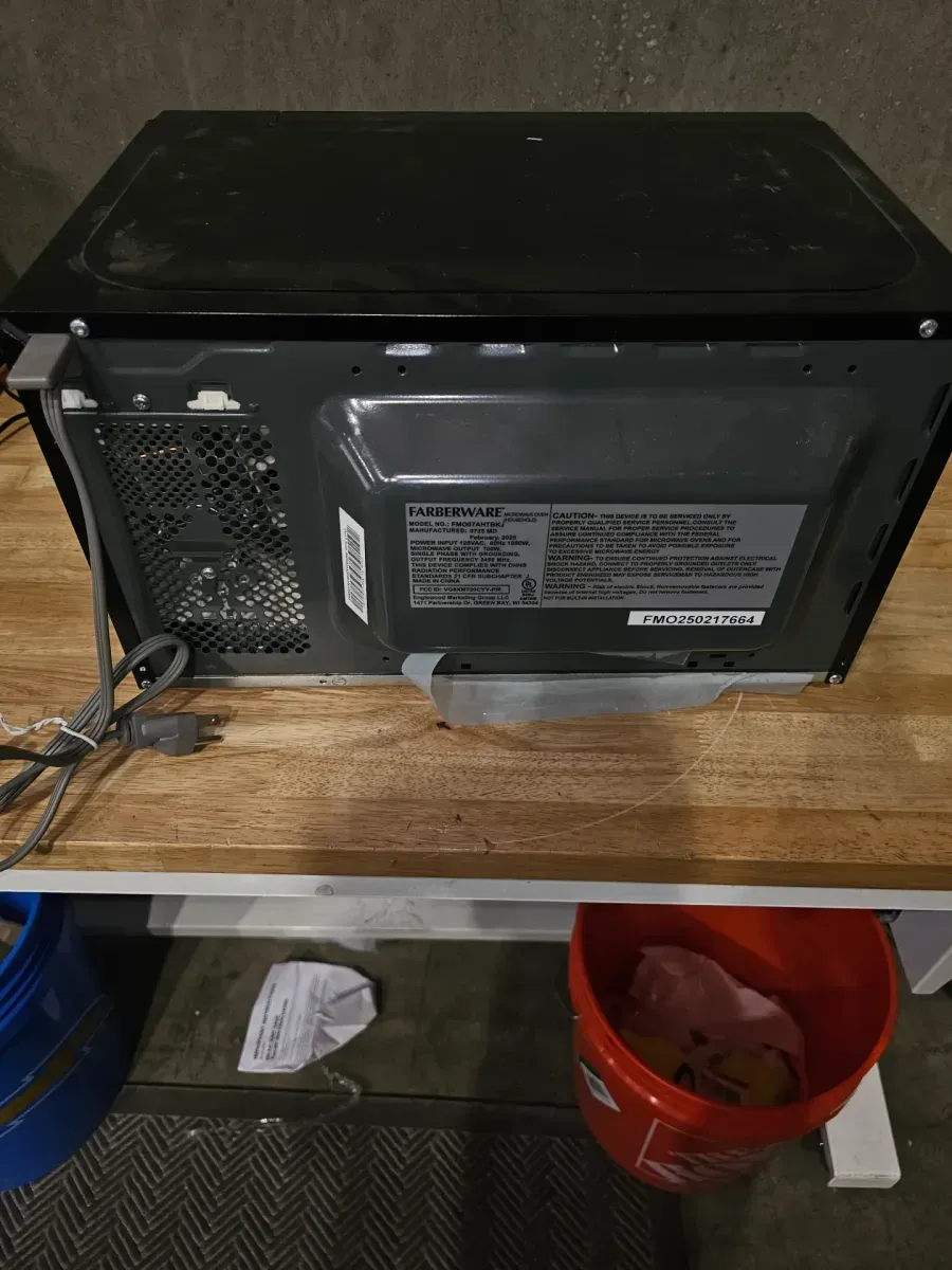 Classic 0.7 cu. Ft. Countertop Microwave in Brushed Stainless Steel - image 3