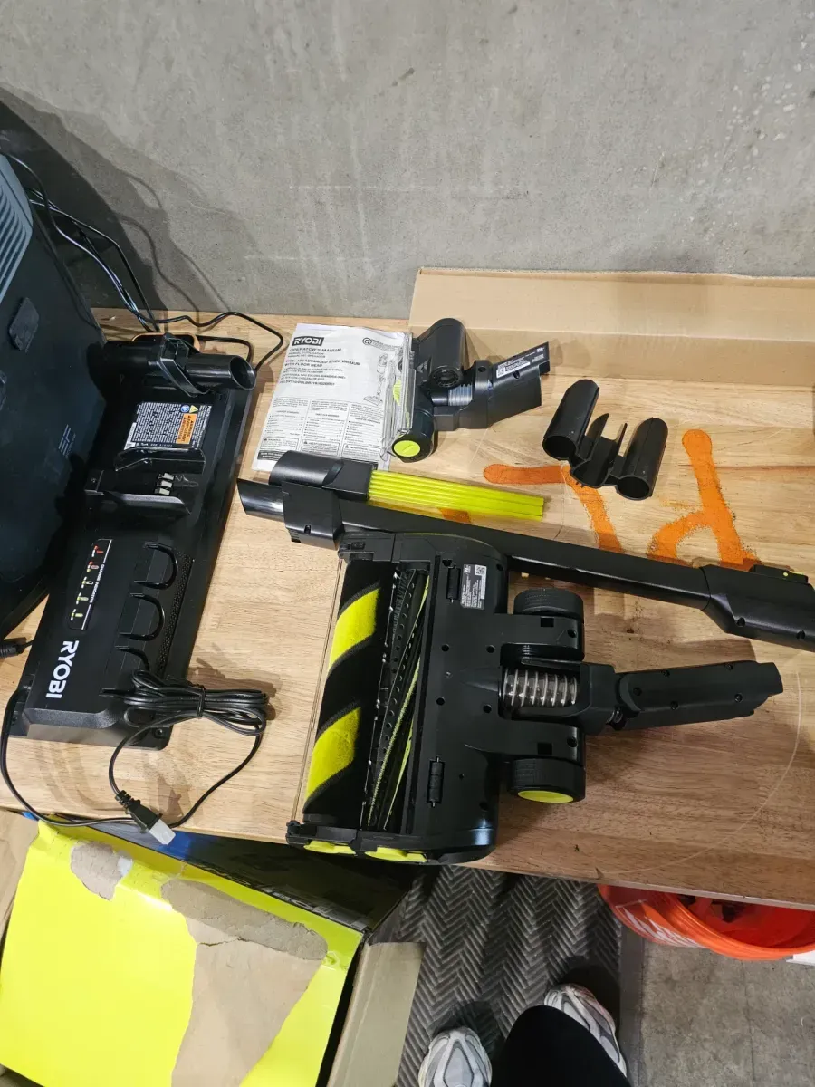 RYOBI ONE+ HP 18V Cordless Advanced WHISPER Series Stick Vacuum Kit with 4.0 Ah Battery and Charger - image 3