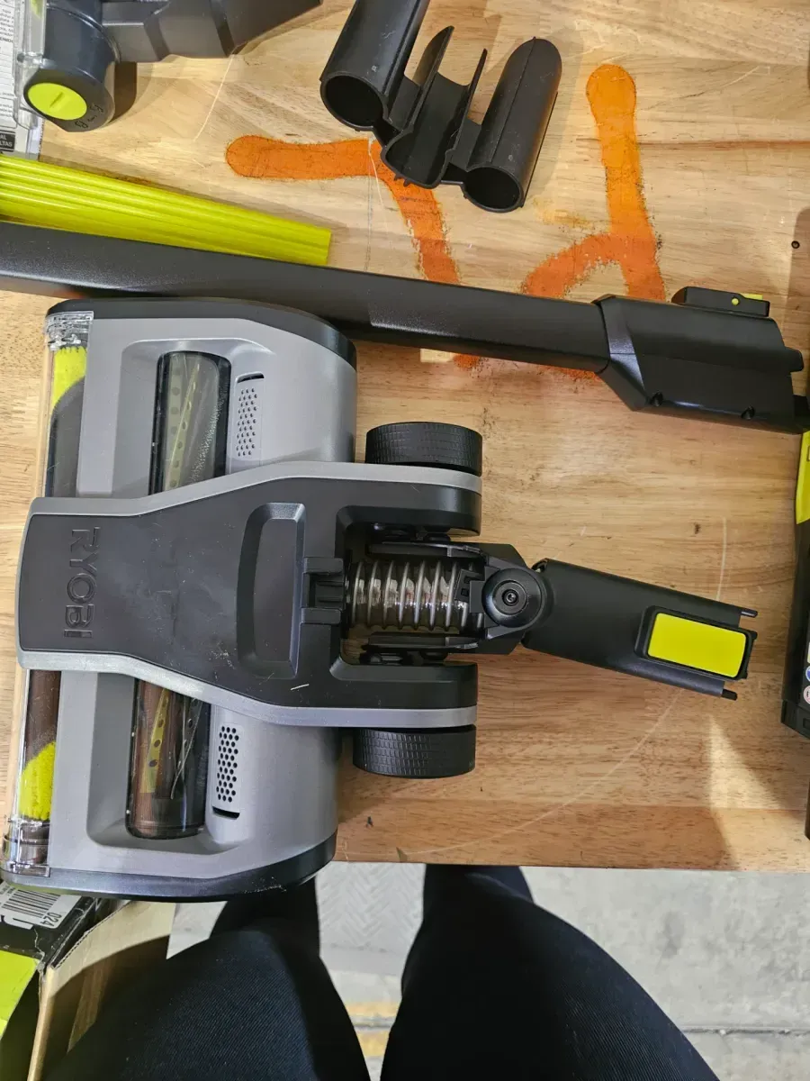 RYOBI ONE+ HP 18V Cordless Advanced WHISPER Series Stick Vacuum Kit with 4.0 Ah Battery and Charger - image 4