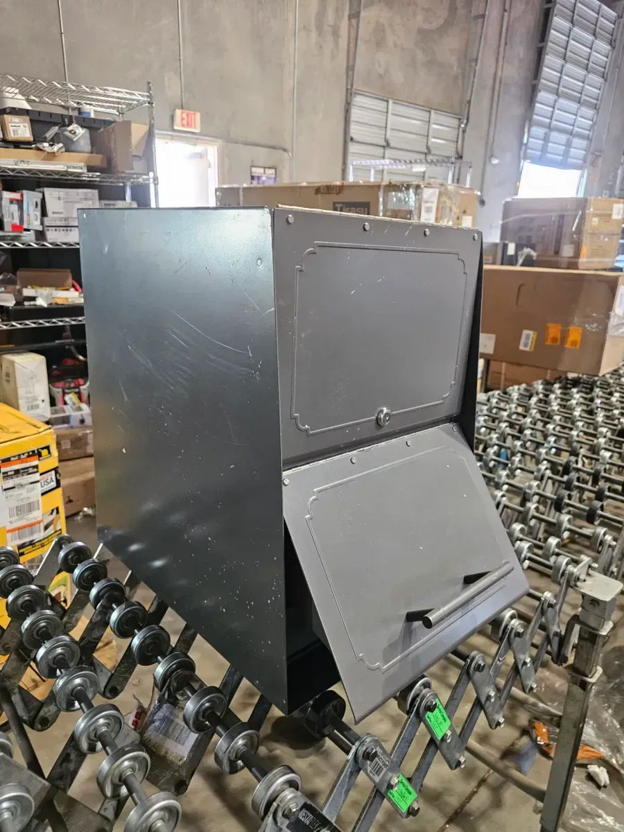 Oasis Graphite Bronze Post-Mount or Column-Mount Locking Drop Box - image 3