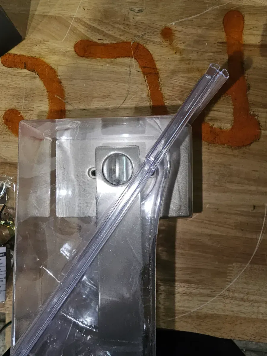 Singapore Keyed Entry Handle and Single Cylinder Deadbolt Combo Pack featuring SmartKey Security in Satin Nickel - image 4