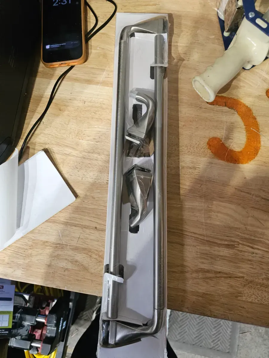 Delta Everly 21.4 in. Shower Door Handle in Nickel (1-Pair) - image 2