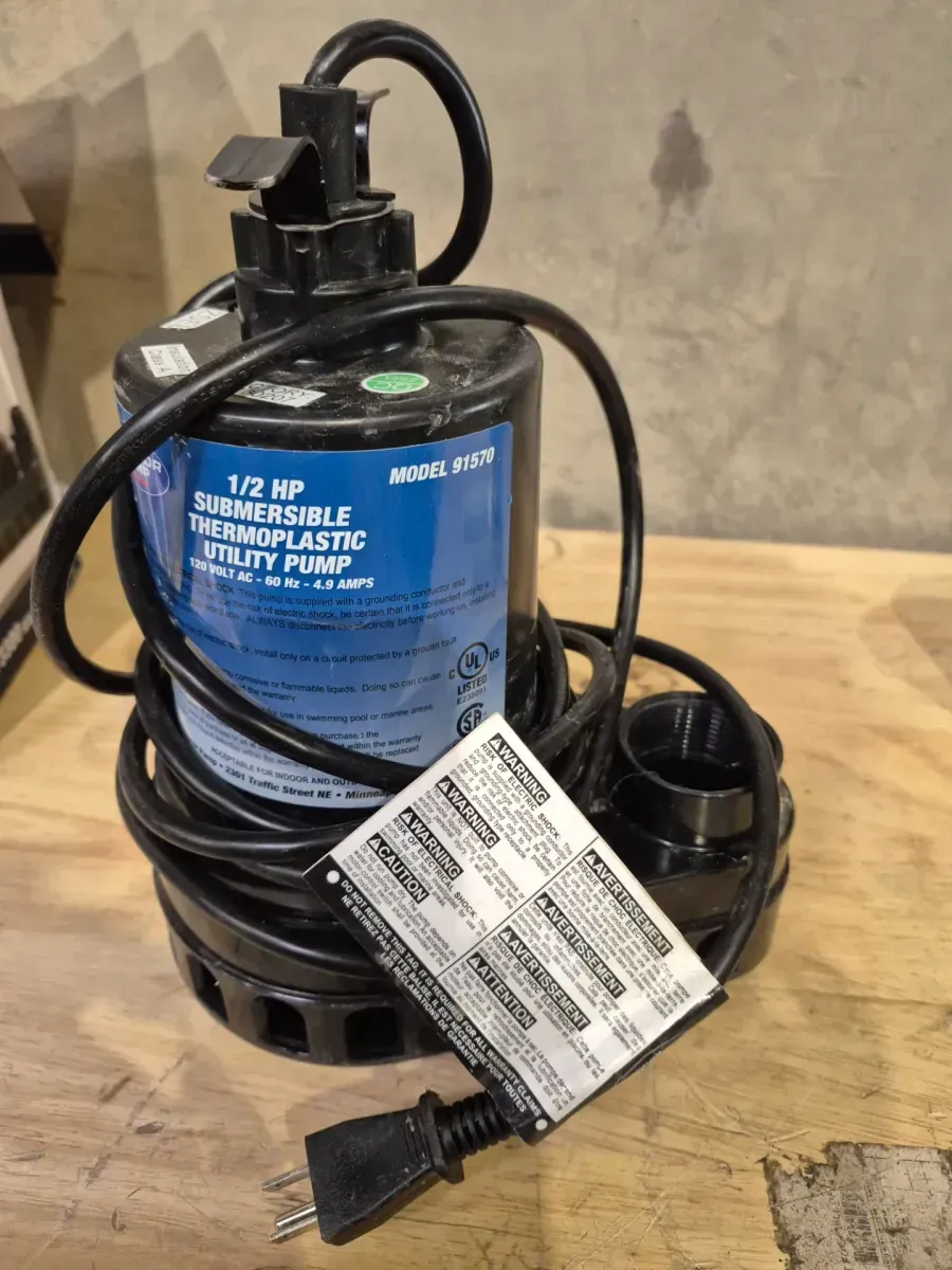 1/2 HP Submersible Thermoplastic Utility Pump - image 5