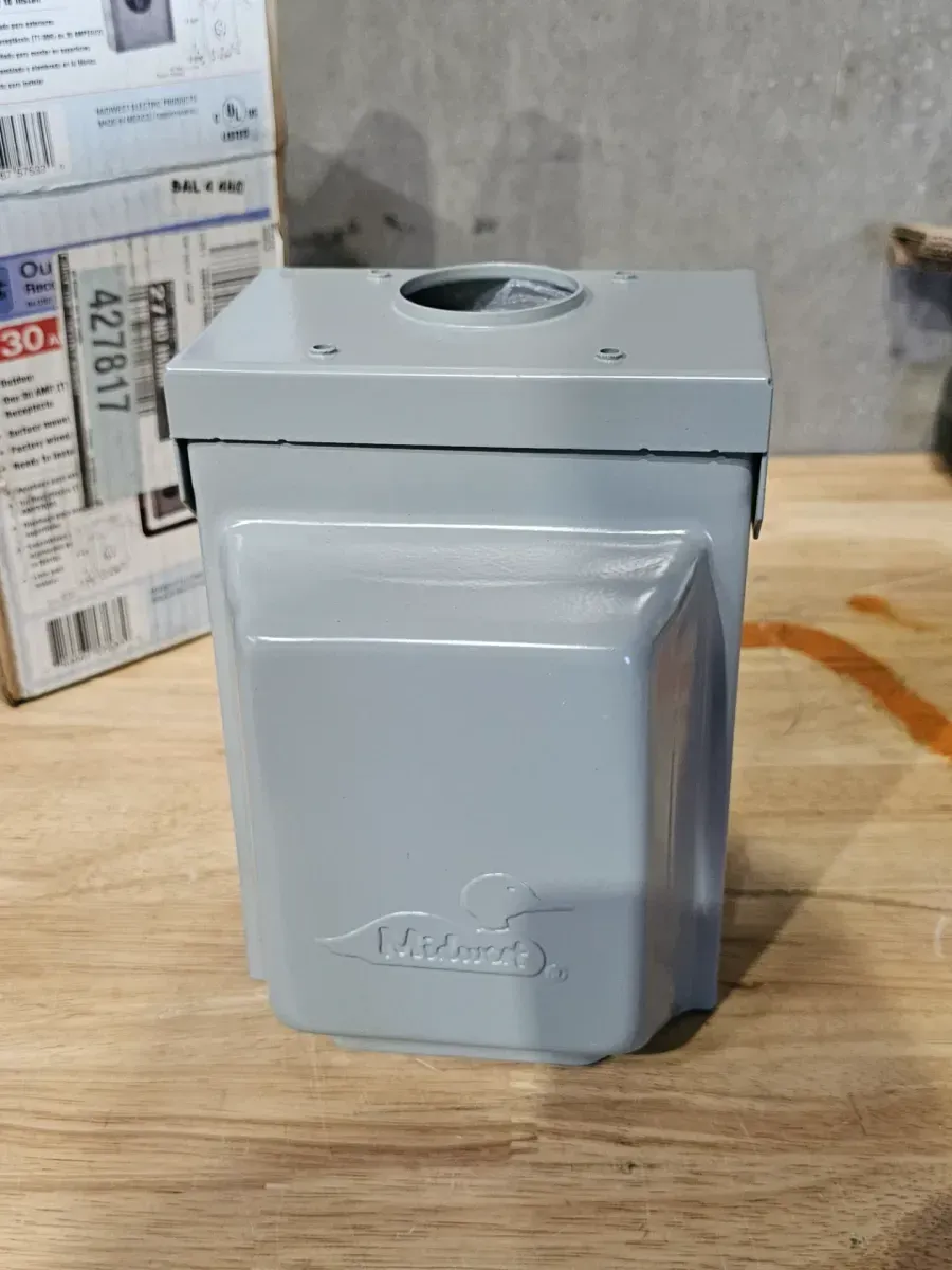 30 Amp Temporary RV Load Center Power Outlet - image 2