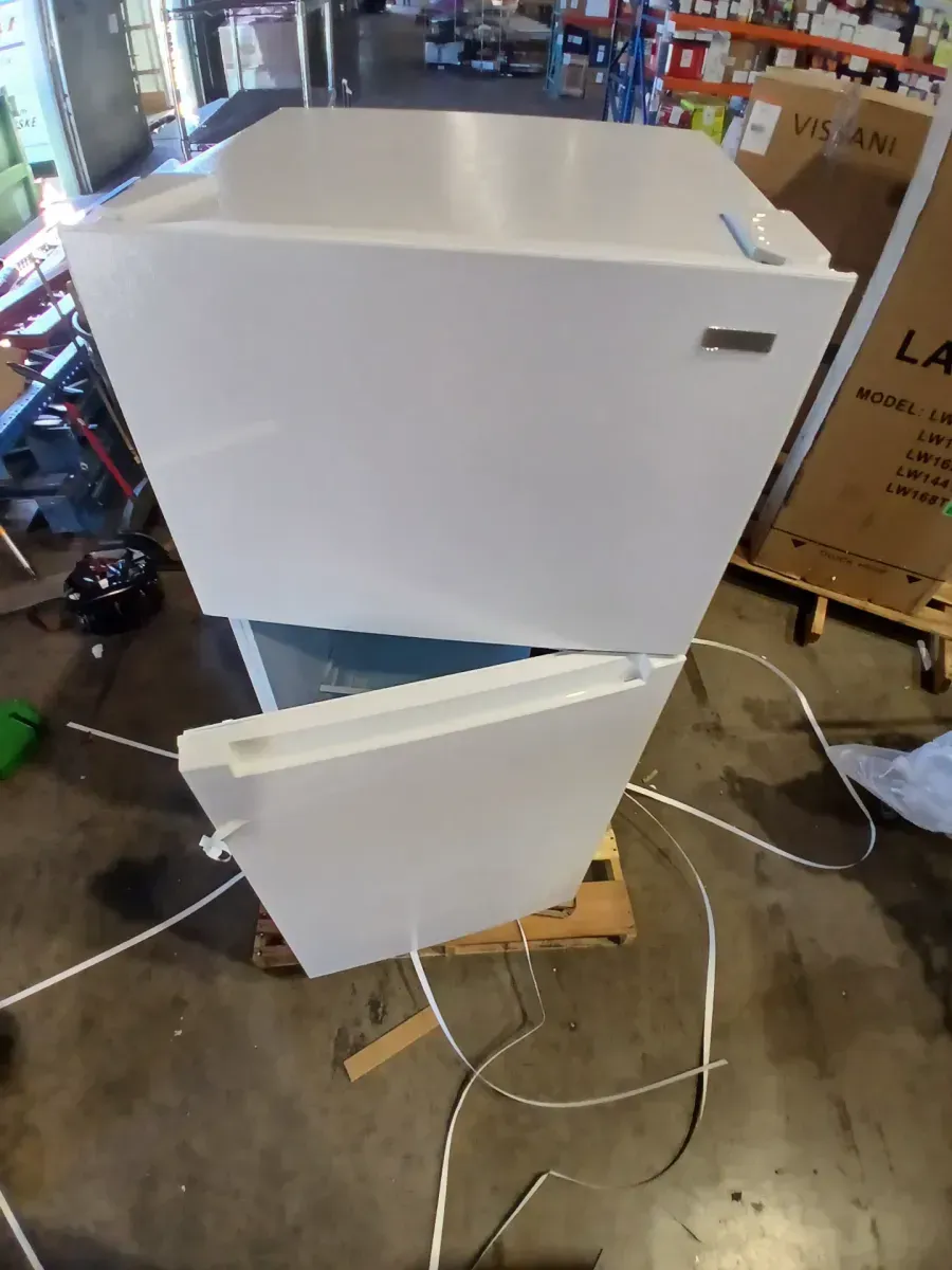 14.2 cu. ft. Top Freezer Refrigerator in White, Garage Ready - image 2