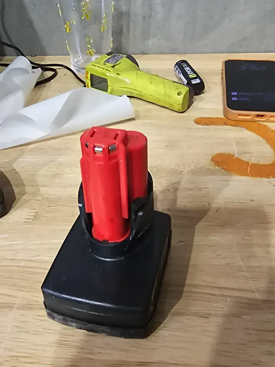 M12 12-Volt Lithium-Ion XC Extended Capacity 3.0 Ah Battery Pack - image 4