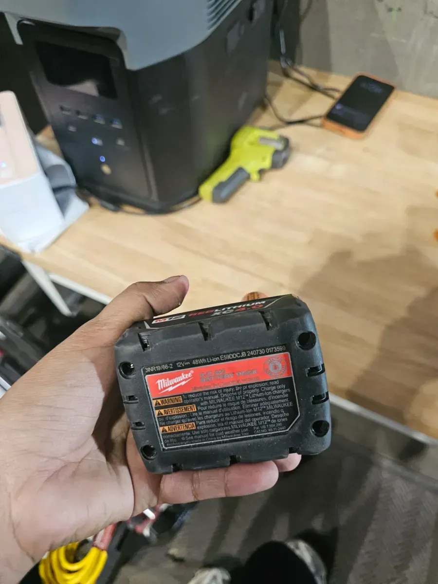 M12 12-Volt Lithium-Ion XC Extended Capacity Battery Pack 4.0Ah - image 3