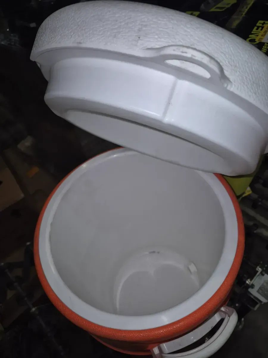 5 Gallon Seat Top Beverage Jug Cooler - image 4