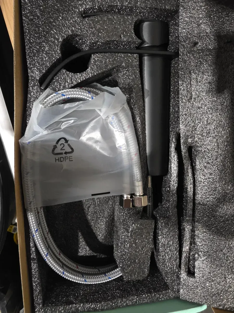 Single-Handle 1 or 3 Hole Waterfall Bathroom Faucet Bathroom Sink Faucet Black - image 3