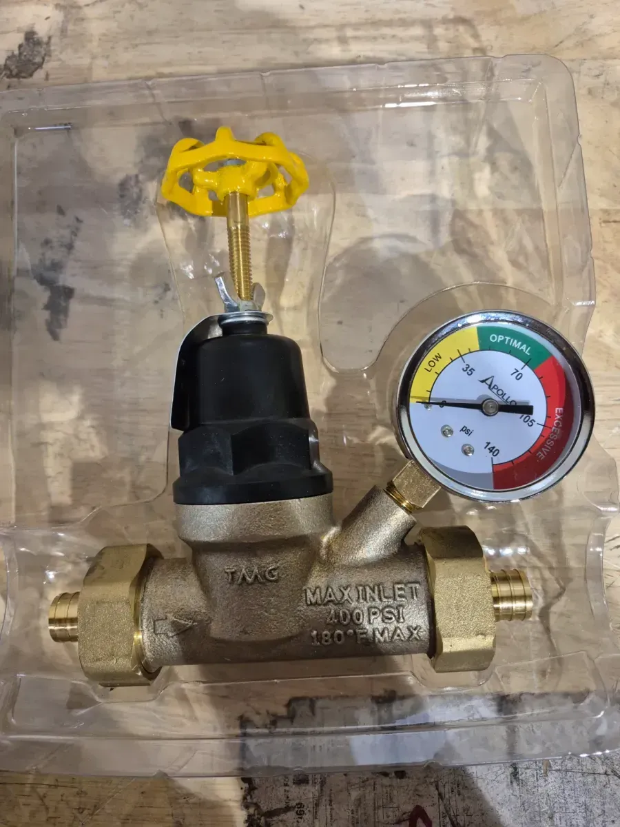 3/4 in. Bronze Double Union PEX-B Water Pressure Regulator with Gauge - image 3