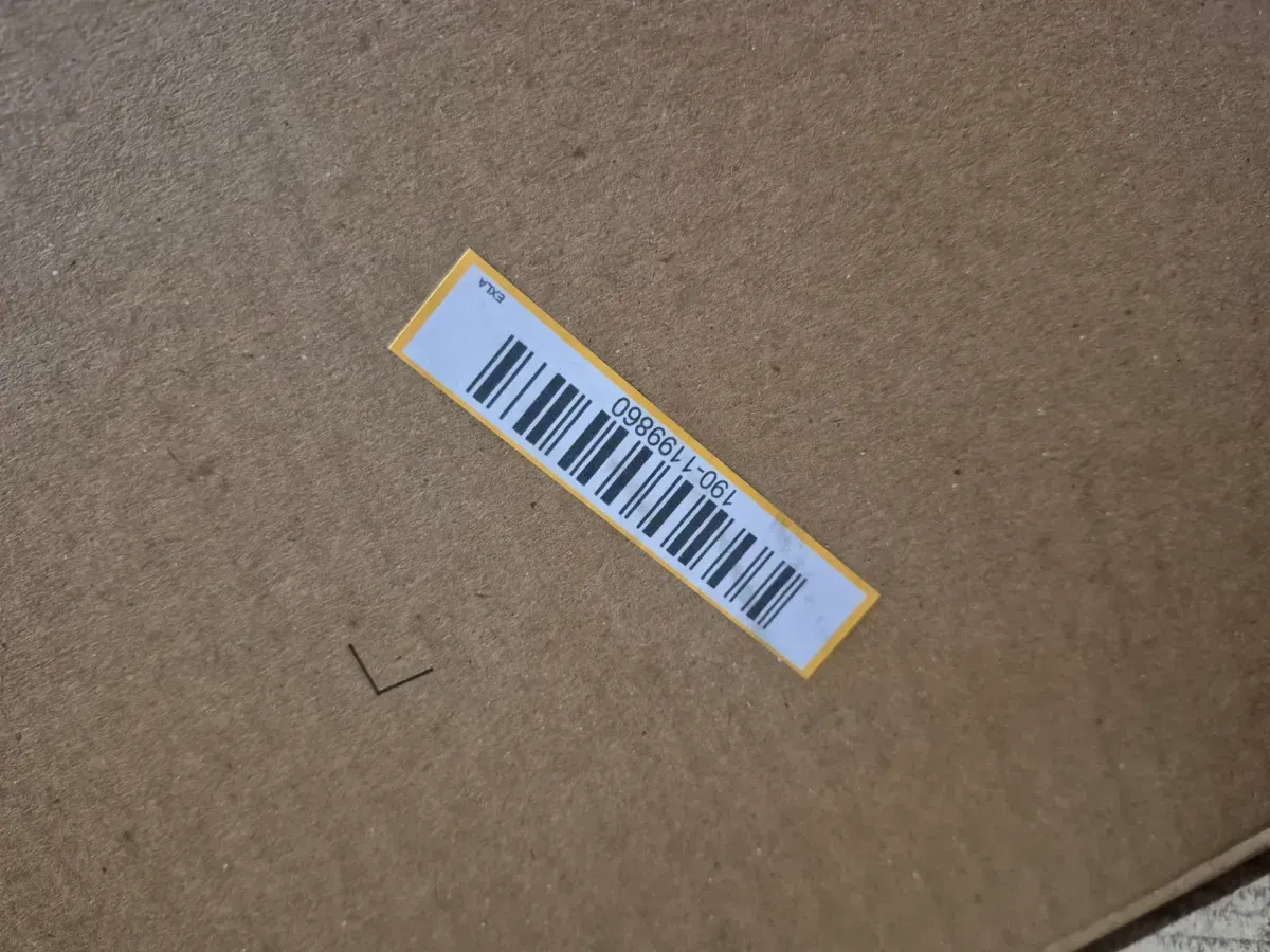 31 in. W x 19 in. D Cultured Marble Vanity Top in Solid White with Solid White Basin with 4 in. Faucet Spread - image 6