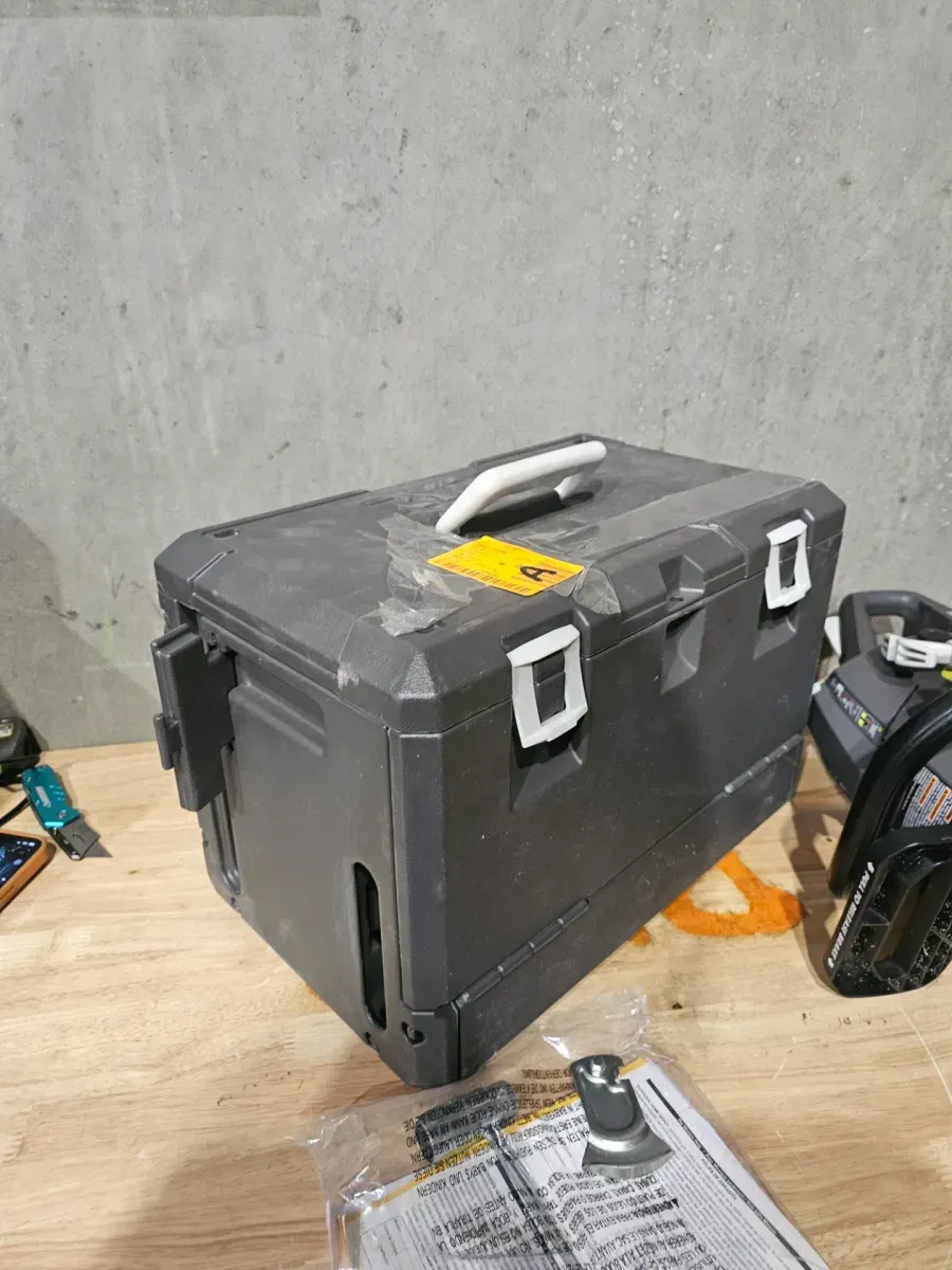 18 in. 38cc 2-Cycle Gas Chainsaw with Heavy-Duty Case - image 6