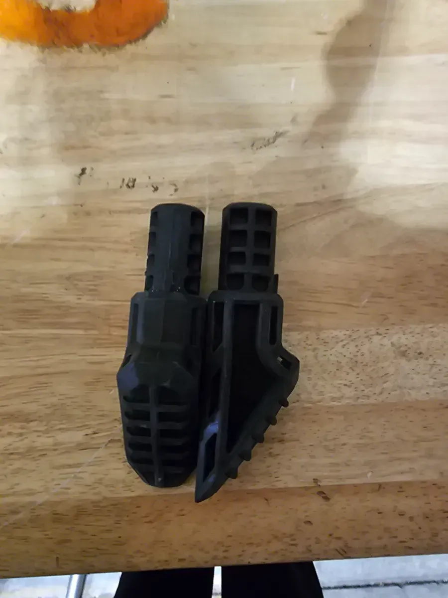 *** No batteries inclued ***  ONE+ 18V Cordless Hybrid LED Tripod Stand Light (Tool Only)  - image 3