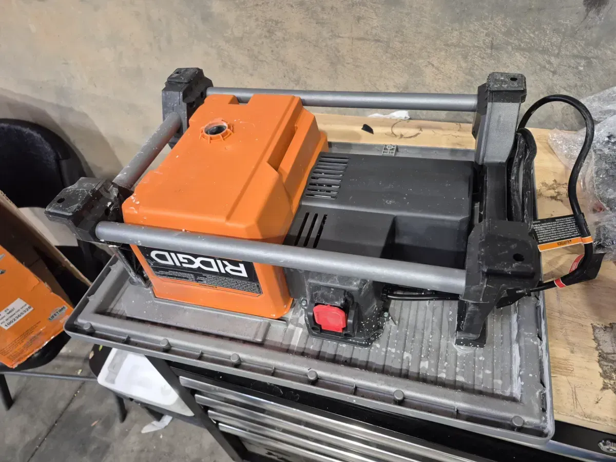 RIDGID 6.5-Amp 7 in. Blade Corded Table Top Wet Tile Saw - image 5