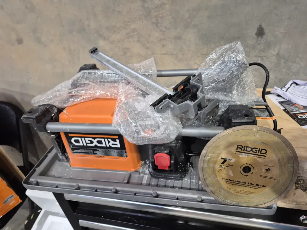 RIDGID 6.5-Amp 7 in. Blade Corded Table Top Wet Tile Saw - image 6