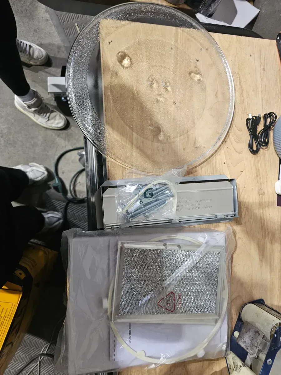 1.8 cu. ft. Over the Range Microwave in Stainless Steel - image 5