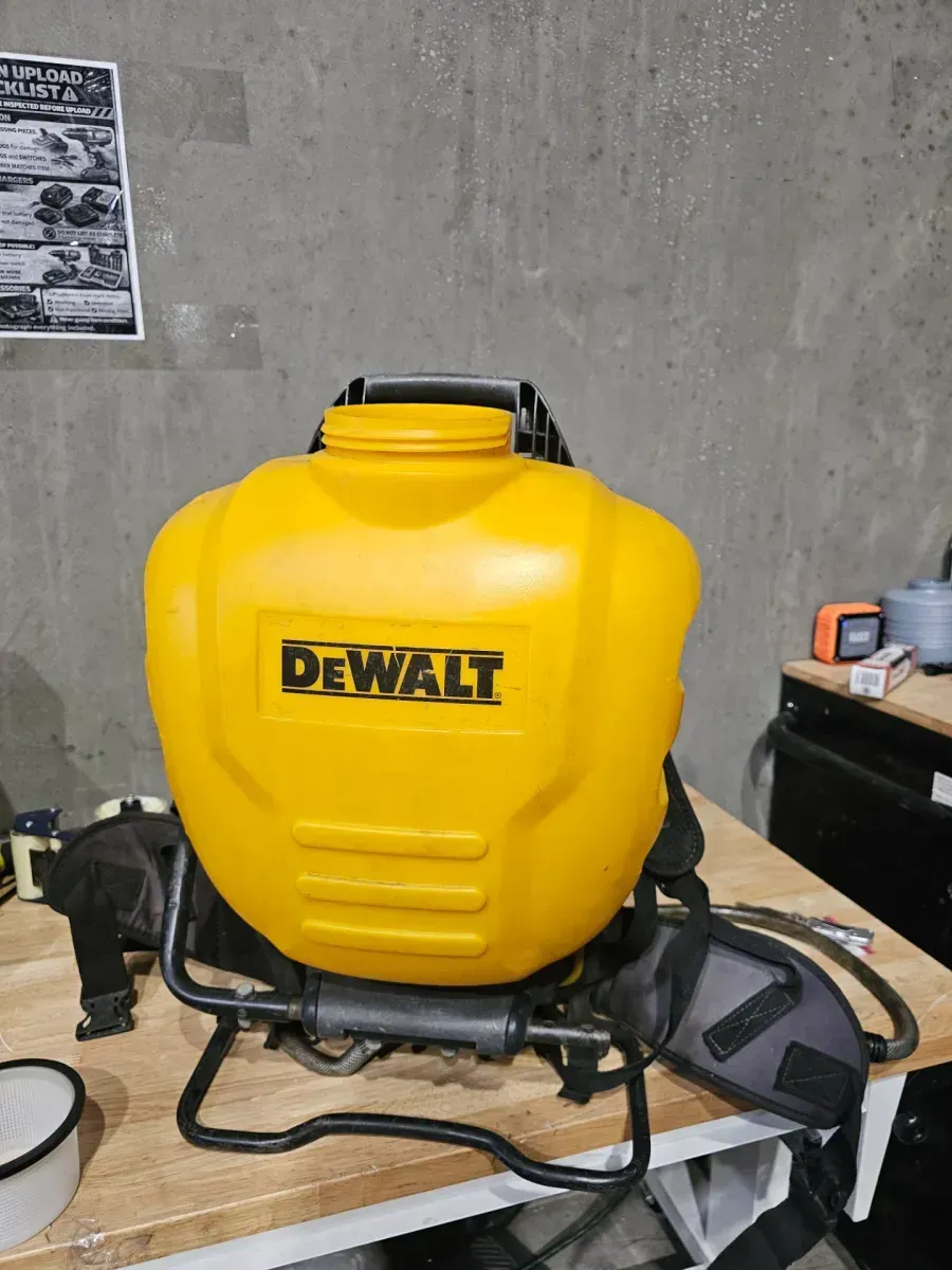 4 Gal. Backpack Sprayer - image 2