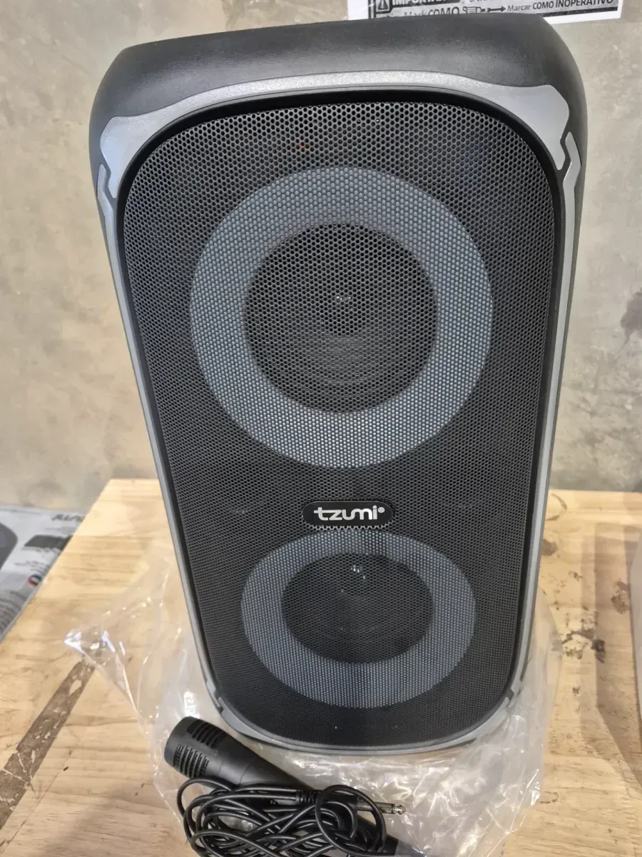 Speaker (Tzumi Super Bass Jobsite Speaker) - image 5