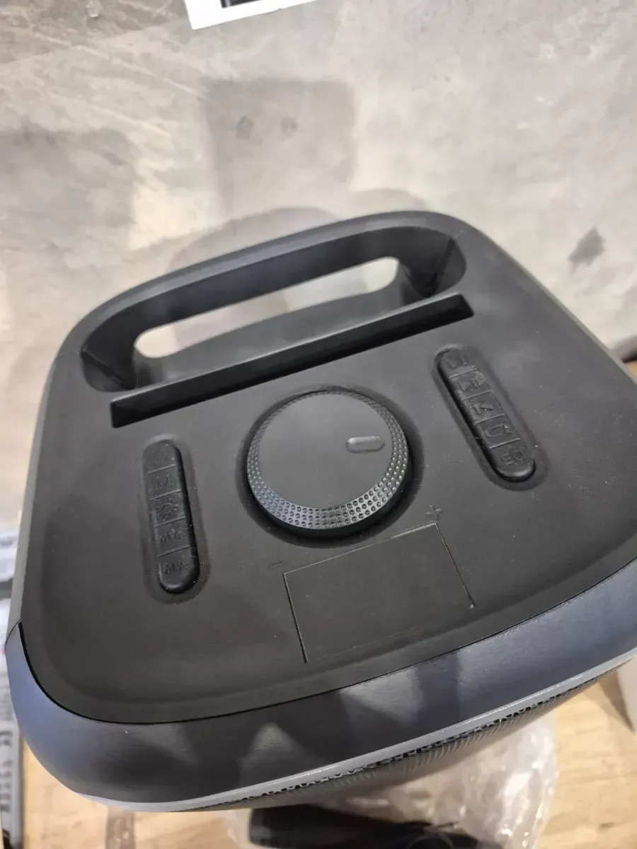 Speaker (Tzumi Super Bass Jobsite Speaker) - image 6