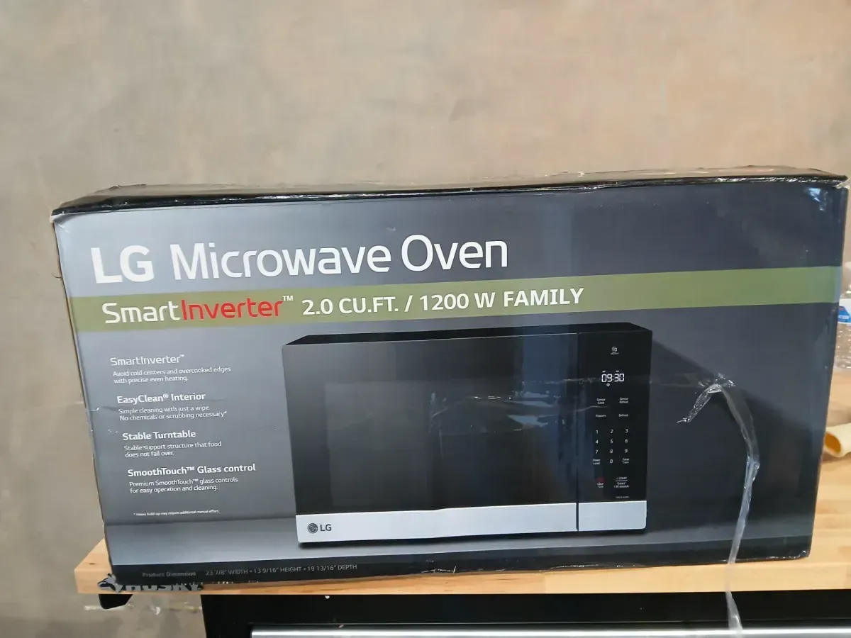 LG NeoChef 2.0 cu. ft. 1200-Watt Countertop Microwave in Stainless Steel with Smart Inverter - image 2