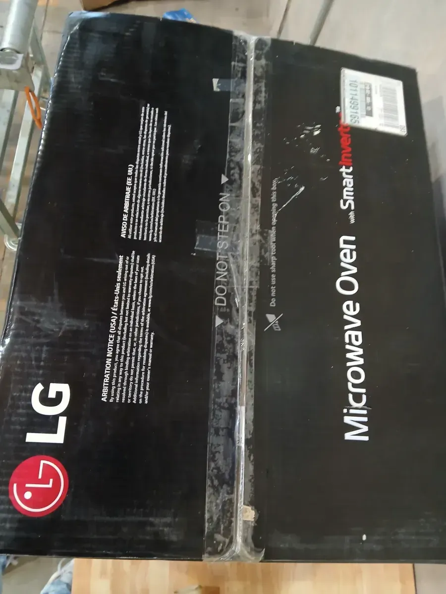 LG NeoChef 2.0 cu. ft. 1200-Watt Countertop Microwave in Stainless Steel with Smart Inverter - image 3