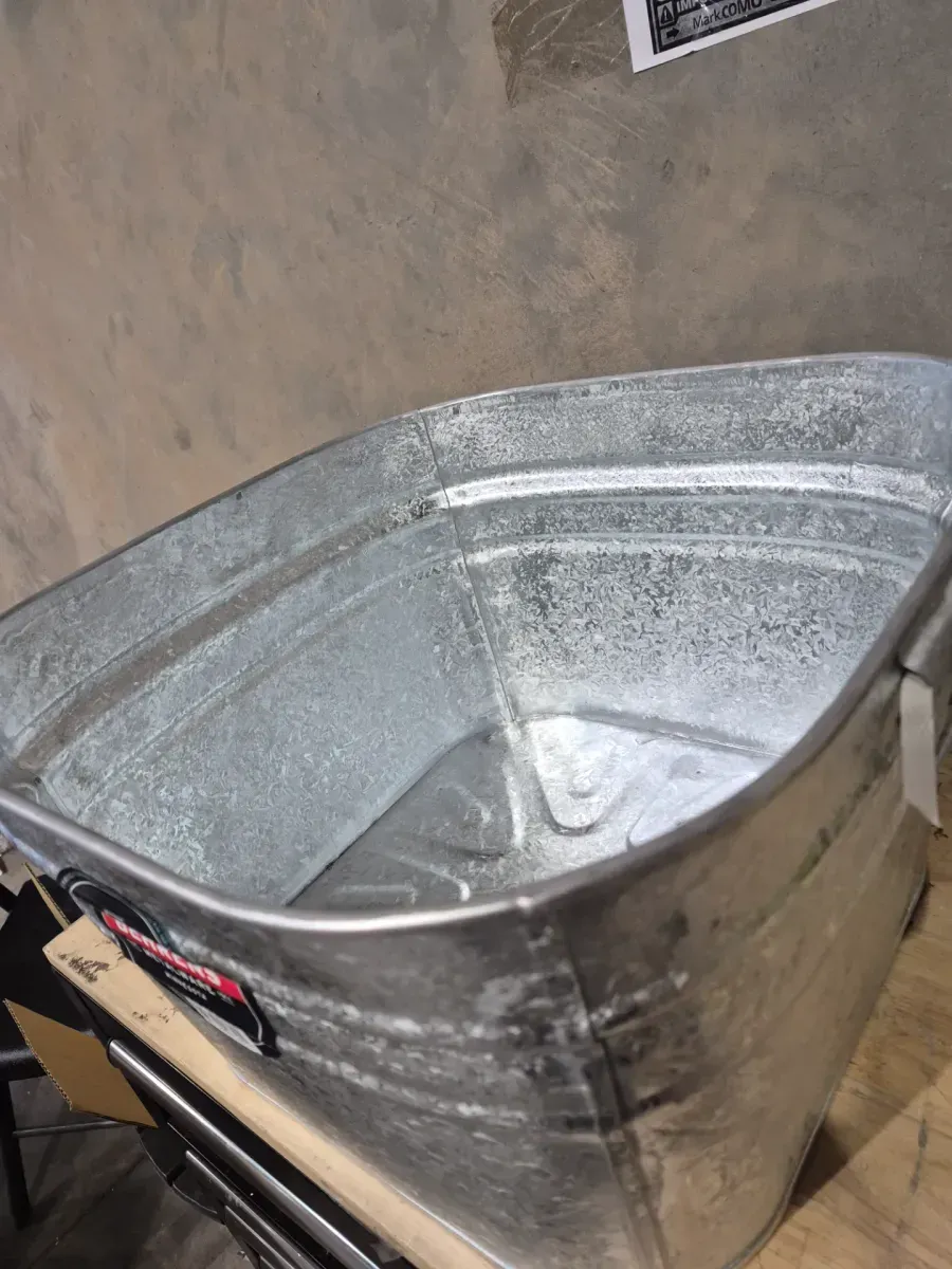 12 Gal. Hot Dipped Steel Square Tub - image 3