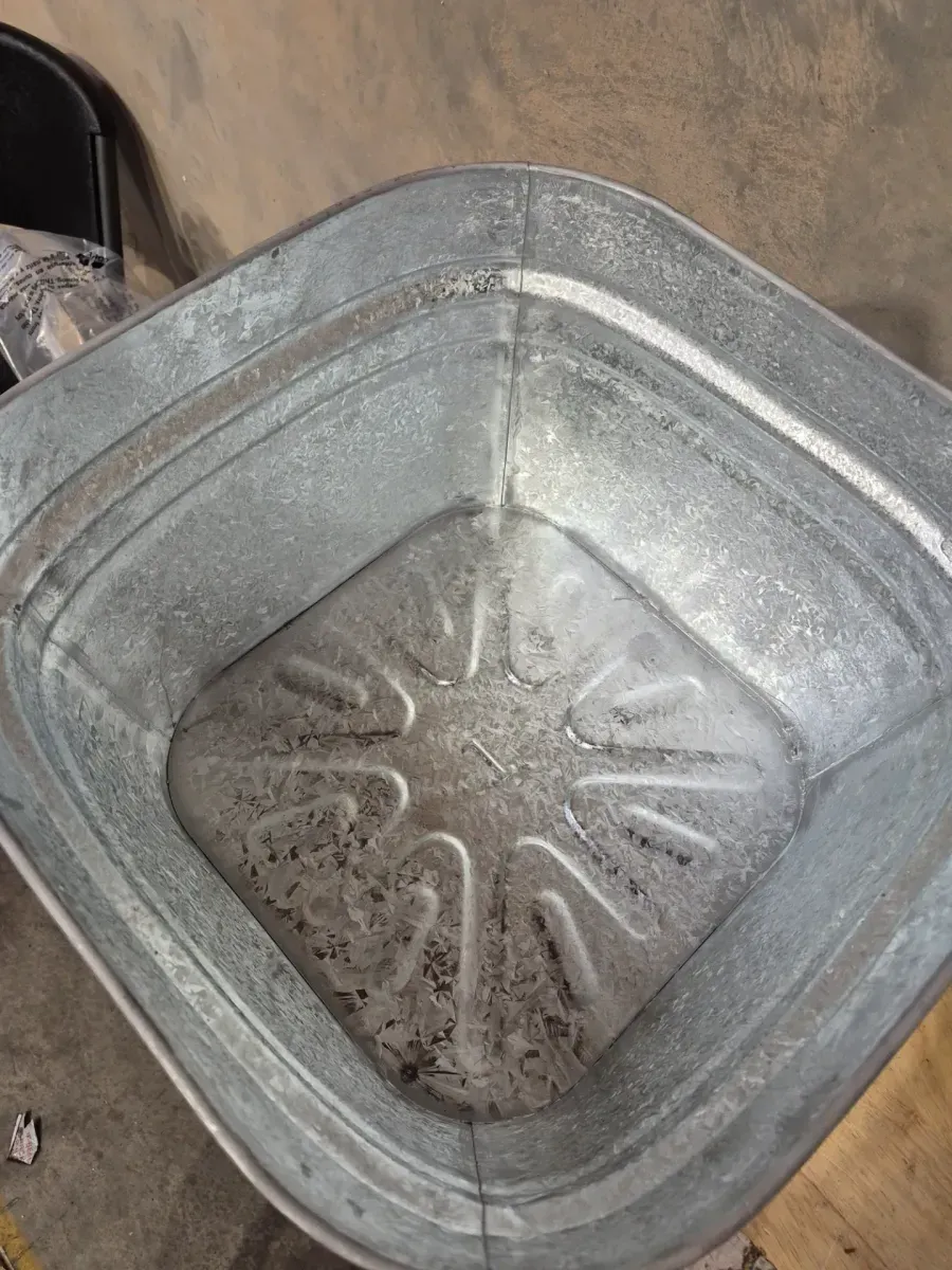 12 Gal. Hot Dipped Steel Square Tub - image 4