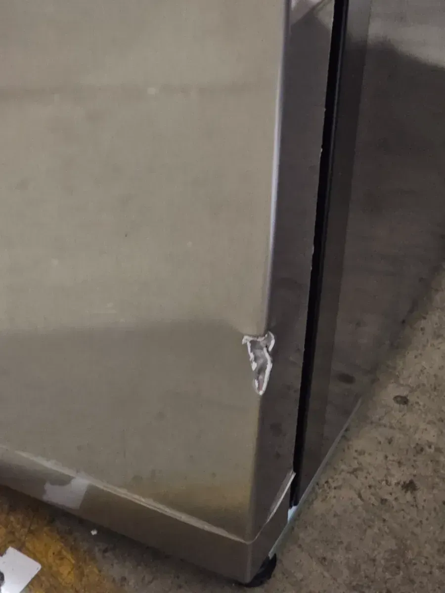 Vissani 4.5 cu. ft. 2-Door Mini Refrigerator in Platinum Steel with Freezer - image 5