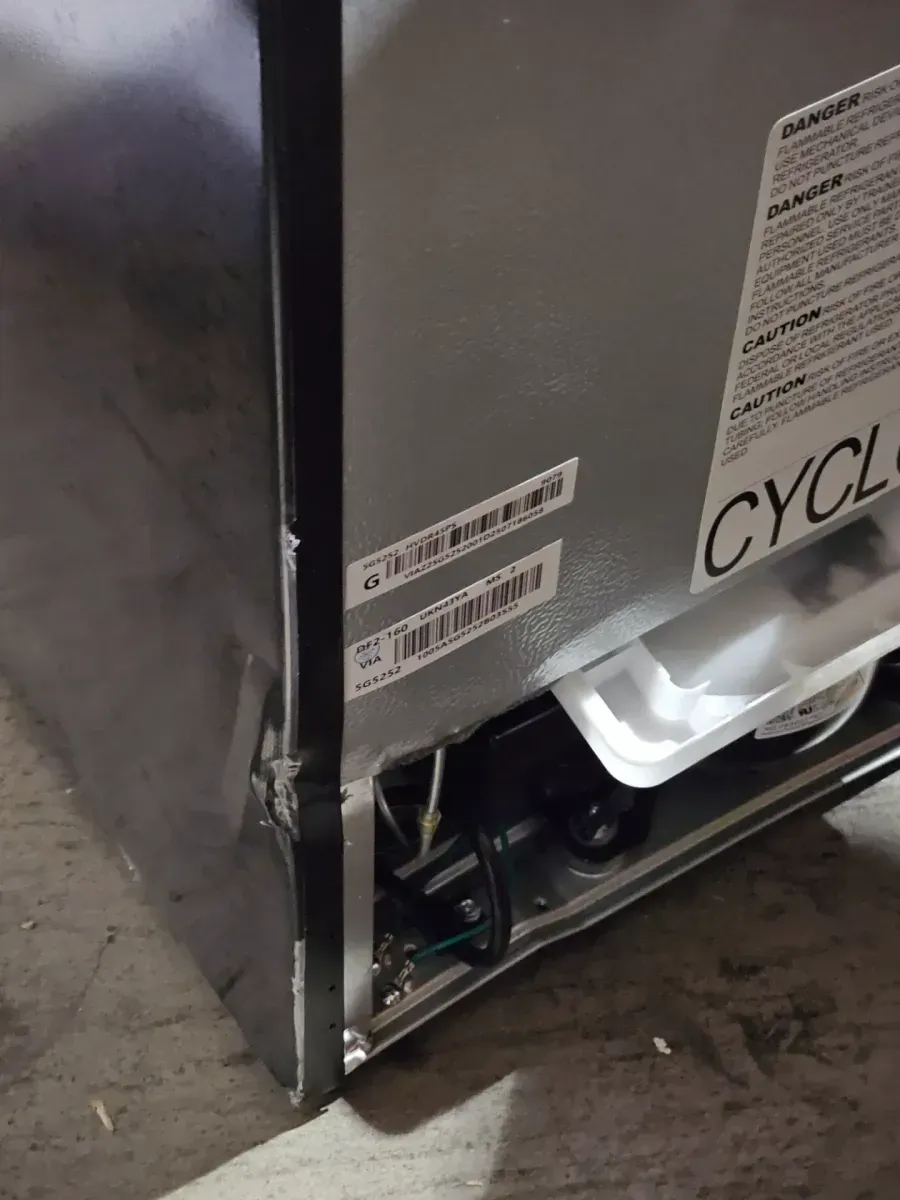 Vissani 4.5 cu. ft. 2-Door Mini Refrigerator in Platinum Steel with Freezer - image 6