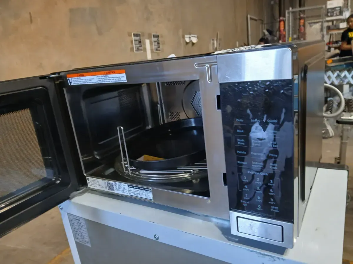 20.6 in. W 1 cu. ft. Countertop Microwave in Stainless Steel Convection with Air Fry 1050-Watt - image 2