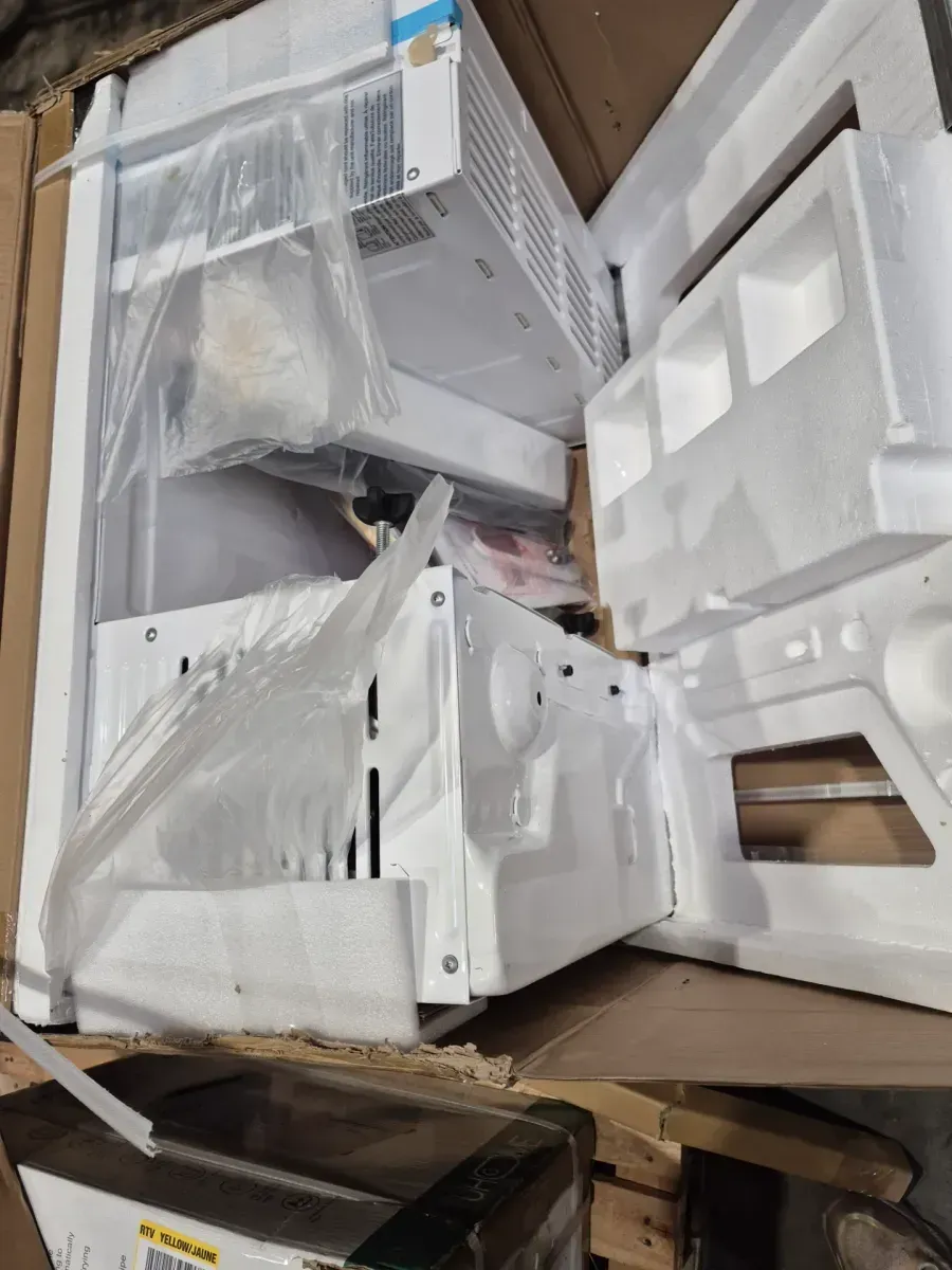 12,000 BTU (8,100 BTU DOE) 120-Volt Window Air Conditioner up to 550 sq. ft. Through the Wall AC w/Dehumidifier White - image 2