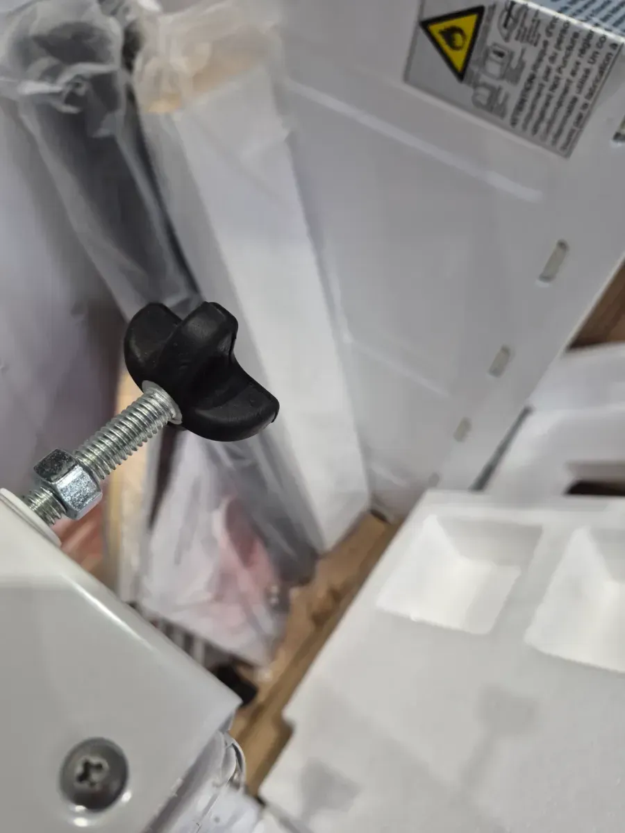 12,000 BTU (8,100 BTU DOE) 120-Volt Window Air Conditioner up to 550 sq. ft. Through the Wall AC w/Dehumidifier White - image 4