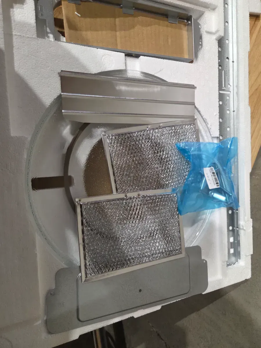 Smart 2.1 cu. ft. Stainless Steel Electric 1050-Watt Over-The-Range Microwave with Sensor Cook - image 3