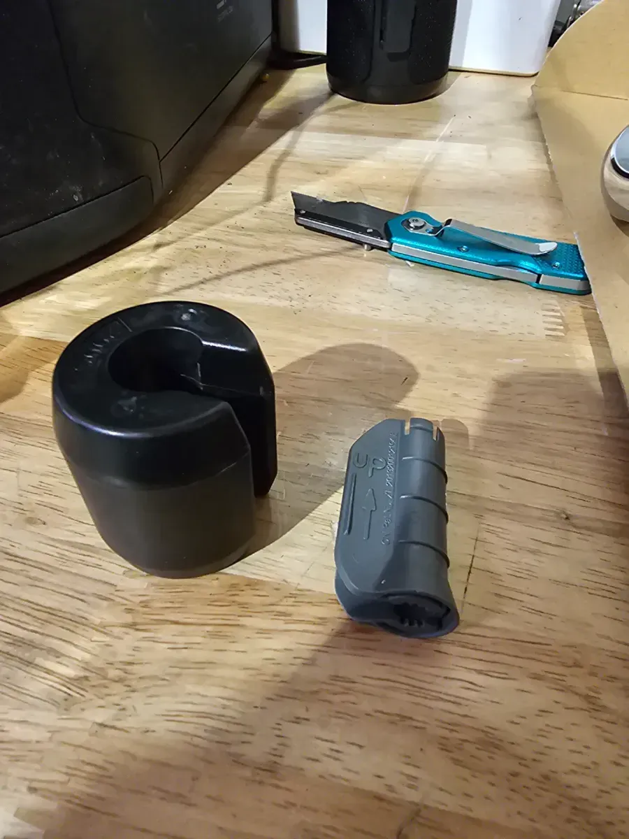 Market Single-Handle Pull-Out Sprayer Kitchen Faucet in Polished Chrome - image 4