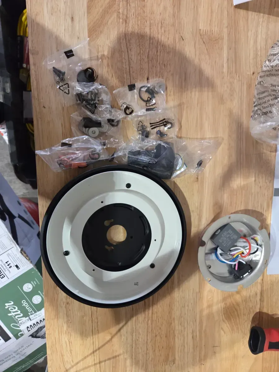 Modern 5-Blade Ceiling Fan with LED Light and Remote Control - image 2